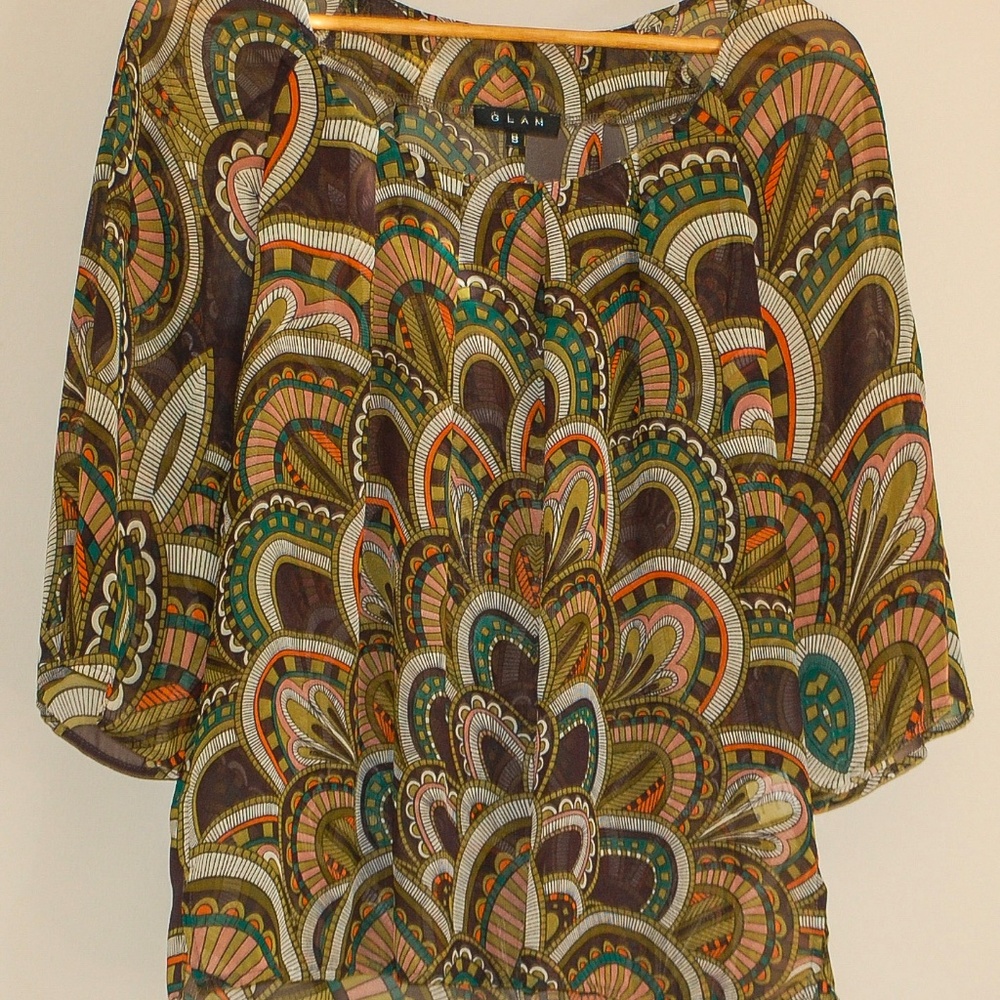 Fun, sheer patterned blouse - Picture 2 of 3